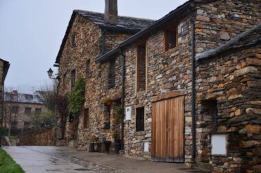 pueblos pizarra negra guadalajara