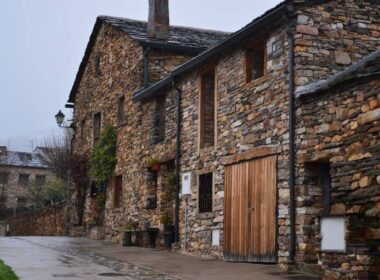 pueblos pizarra negra guadalajara